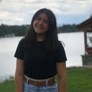 Meet your Posher, Emily